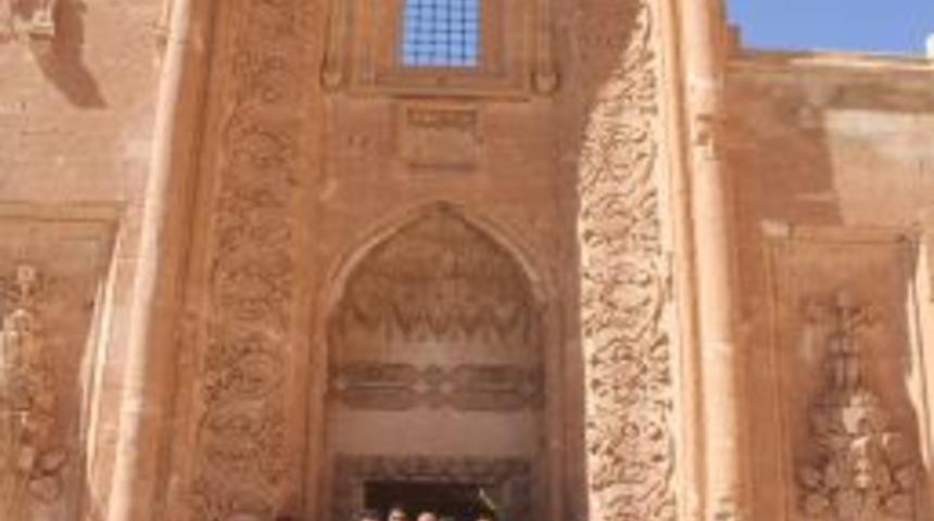 &Ouml;ğretmenler İshak Paşa Sarayı&rsquo;na Hayran Kaldı