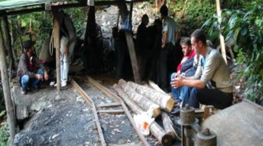 Zonguldak'taki g&ouml;&ccedil;&uuml;kte 1 iş&ccedil;i mahsur kaldı