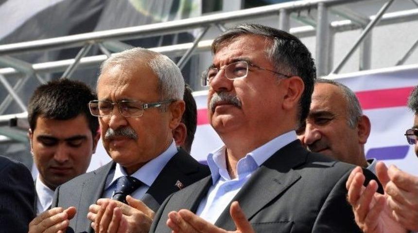 Milli Savunma Bakanı Yılmaz Sivas&rsquo;ta