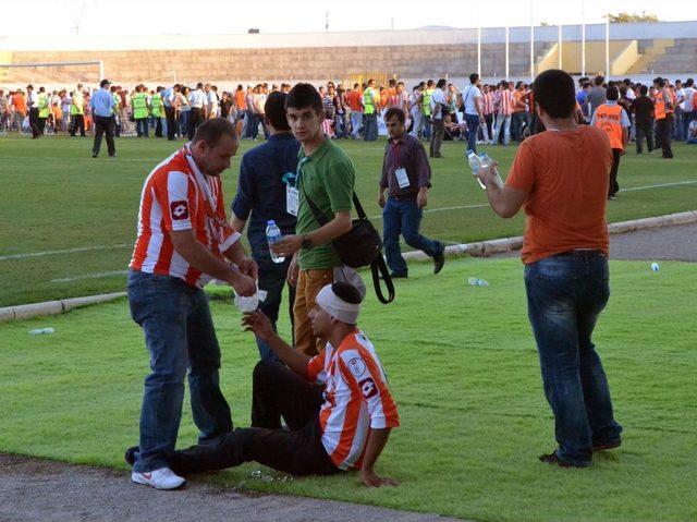 Kahramanmaraşspor, Adanaspor Ma&ccedil;ı Sonrası Olaylar &Ccedil;ıktı 1