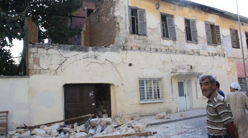 Mersin&rsquo;de Tarihi Bina &Ccedil;&ouml;kt&uuml;: 1 Yaralı