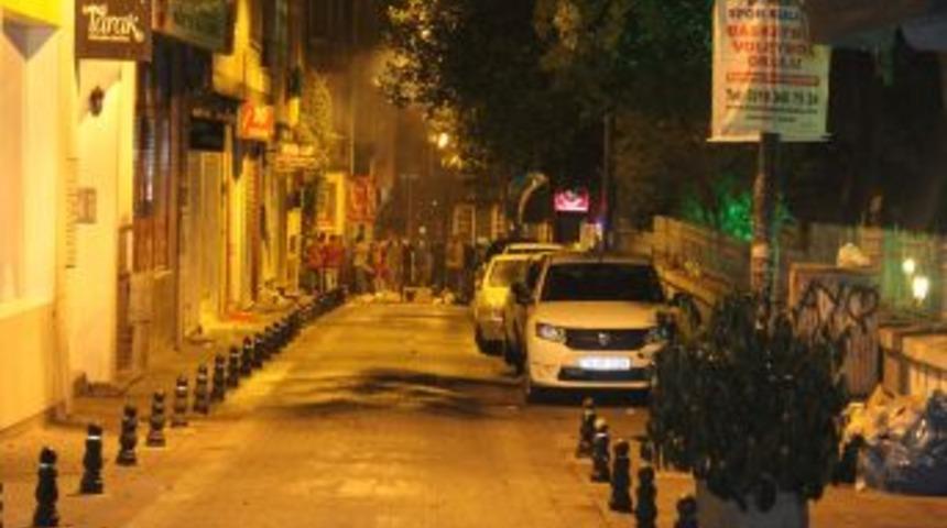 Kadık&ouml;y&rsquo;de Izinsiz G&ouml;steriye Polis M&uuml;dahale Etti