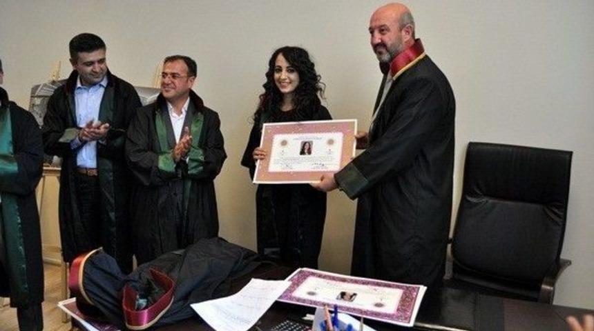 Stajlarını Tamamlayan 5 Avukata Ruhsatları Verildi