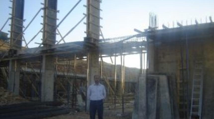 Tecde Spor Kompleksi İnşaatına Yeniden Başlandı