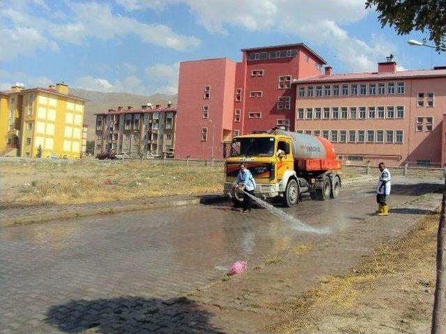 Van Belediyesi&rsquo;nin Temizlik Kampanyaları Devam Ediyor 3