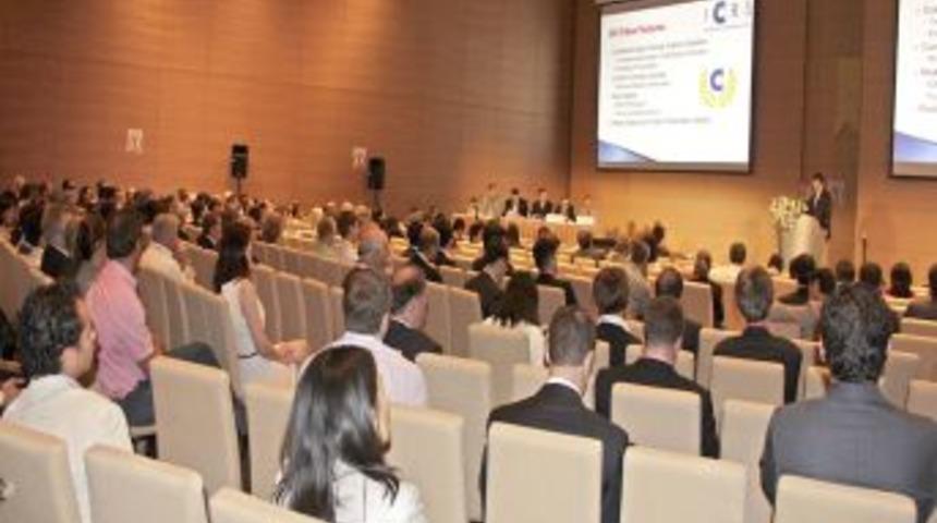 Klinik Uzmanlar, Araştırmacılar Ve End&uuml;stri Temsilcileri İzmir&rsquo;de Buluştu