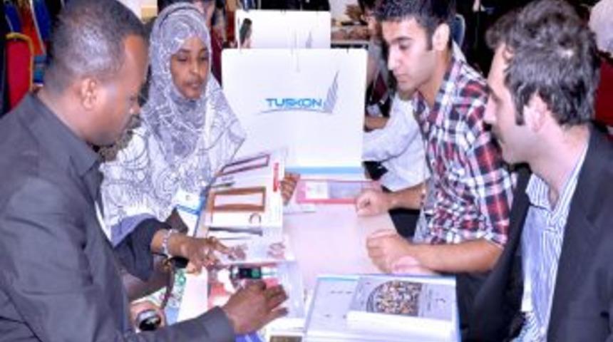 D&uuml;nya Ticaret K&ouml;pr&uuml;s&uuml;'nde Bağlantı Kurduğu Nijer'e 4 Bin Sandalye Ihra&ccedil; Etti