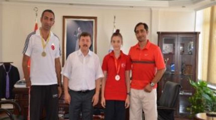 İzmir Onlarla Gurur Duyuyor