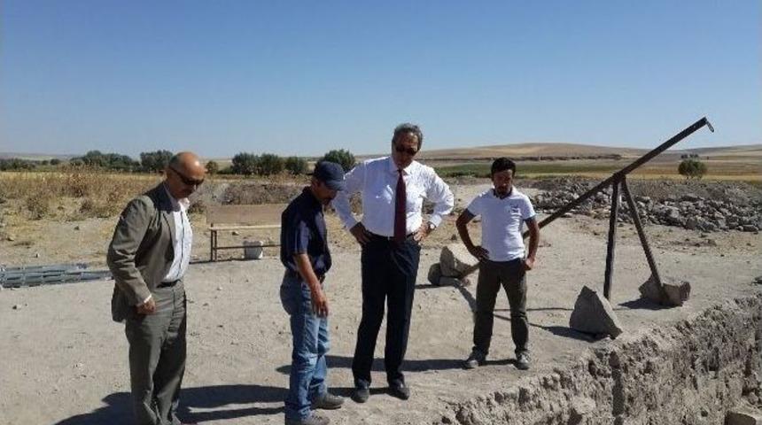 &Uuml;nver, Yassıh&ouml;y&uuml;k Ve Topakh&ouml;y&uuml;k Kazı Alanını Ziyaret Etti