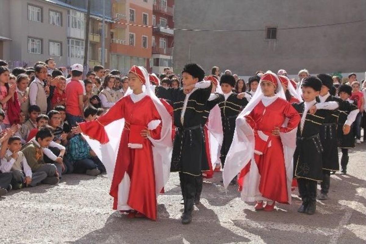 Yeni Eğitim &Ouml;ğretim Yılı Şenliklerle Başladı