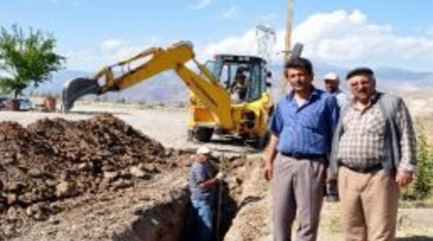 Suşehri K&uuml;&ccedil;&uuml;k Sanayi Sitesinde Elektrikler Yer Altına İniyor