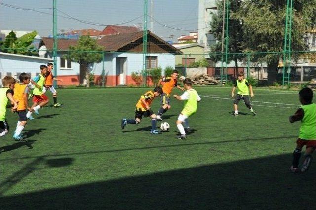 Düzce’de Geleceğin Futbolcuları Yetişiyor