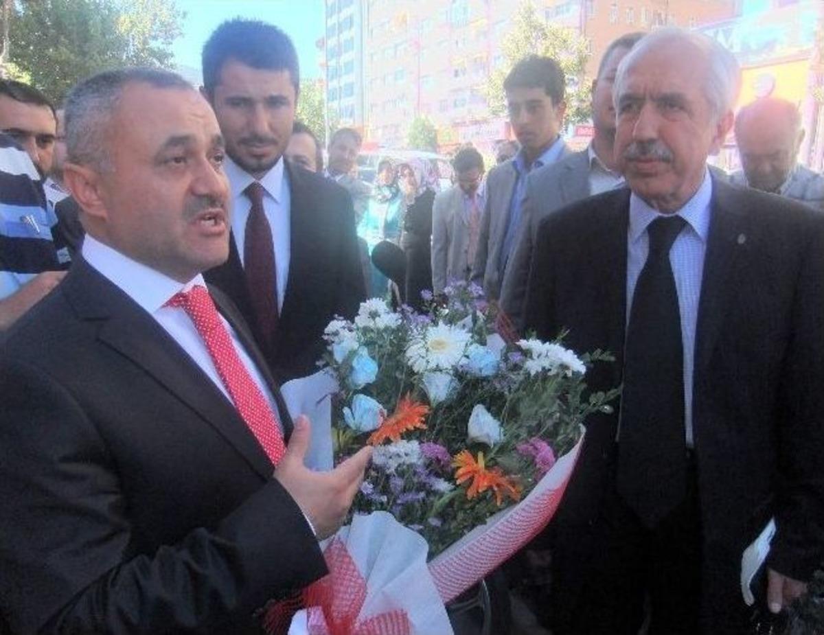 M&uuml;ft&uuml; &Uuml;sk&uuml;l&uuml;pl&uuml; Yeni G&ouml;rev Yerine Dua Ve G&ouml;zyaşlarıyla Uğurlandı