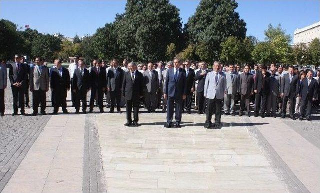 Gaziantep’te Okulların Açılışı Atatürk Anıtına Çelenk Sunumu İle Başladı