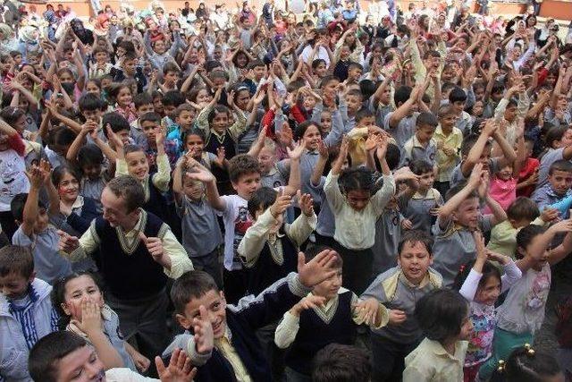 Rize’de 64 Bin 776 Öğrenci Ders Başı Yaptı 1