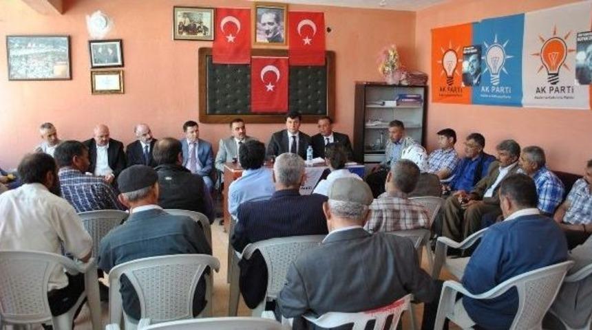 Ak Parti &Uuml;&ccedil; İl&ccedil;ede Danışma Toplantısı Yaptı