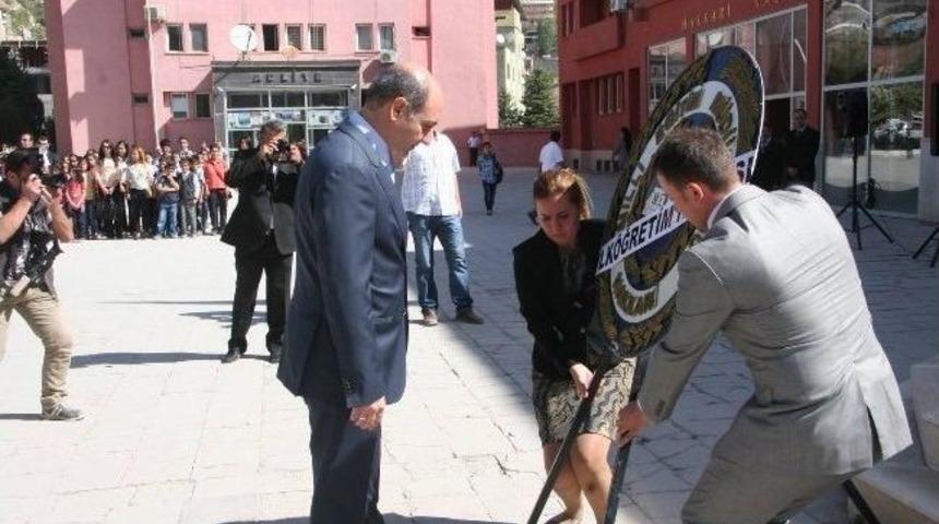 Hakkari&rsquo;de İlk&ouml;ğretim Haftası Kutlamaları