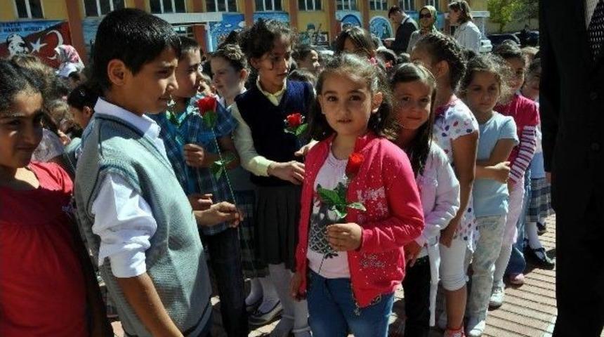 Suşehri&rsquo;nde Ders Zili &Ccedil;aldı