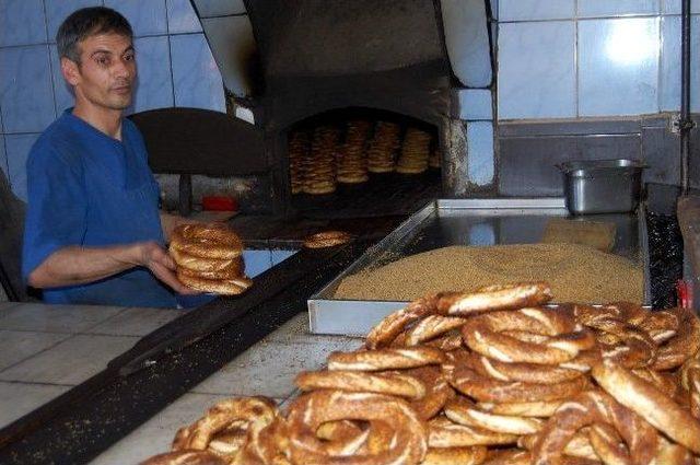 Okulların Açılması Simit Satışlarını Arttırdı