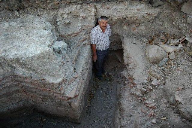 Taşköprü'de ev inşaatı kazısında tarih çıktı