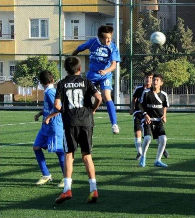 Şehitkamil Belediyesi Bölgesel Futbol Turnuvasına Ev Sahipliği Yaptı