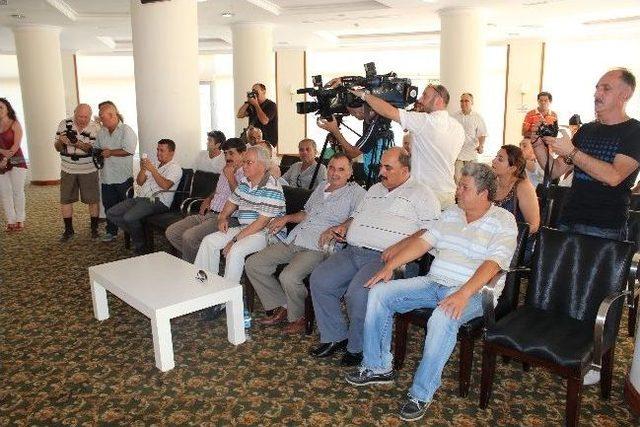 Ak Parti den İstifa Etti Demokrat Parti den Aday Oldu 2