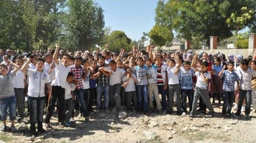 Velilerin Okul Ve Servis Tepkisi