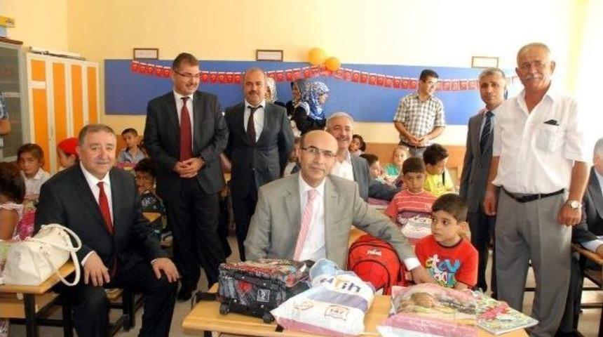 Adıyaman&rsquo;da &Ouml;ğrenciler T&ouml;ren İle Ders Başı Yaptı