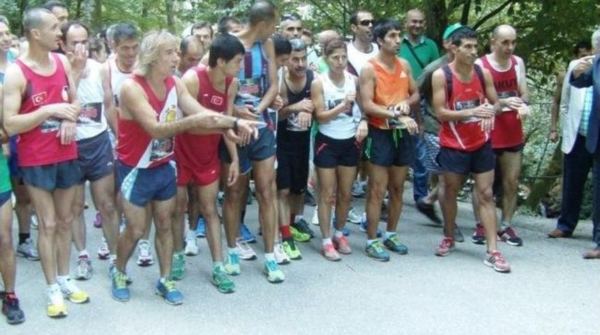 Suu&ccedil;tu Koşusunda Sporcular Ter D&ouml;kt&uuml;