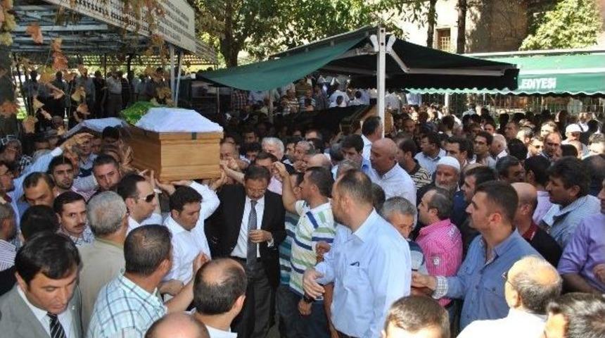 K&uuml;lah&ccedil;ıoğlu Son Yolculuğuna Uğurlandı