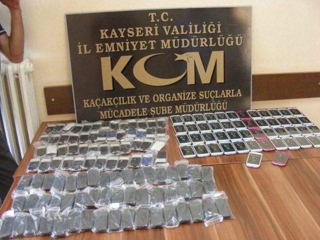 Kayseri’de 200 Adet Kaçak Cep Telefonu Ve Sigara Operasyonu