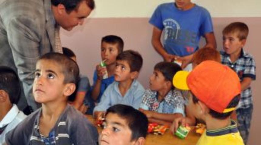 Ter&ouml;r Y&uuml;z&uuml;nden Kapanan Okul K&ouml;yl&uuml;lerin Desteğiyle Yeniden A&ccedil;ıldı