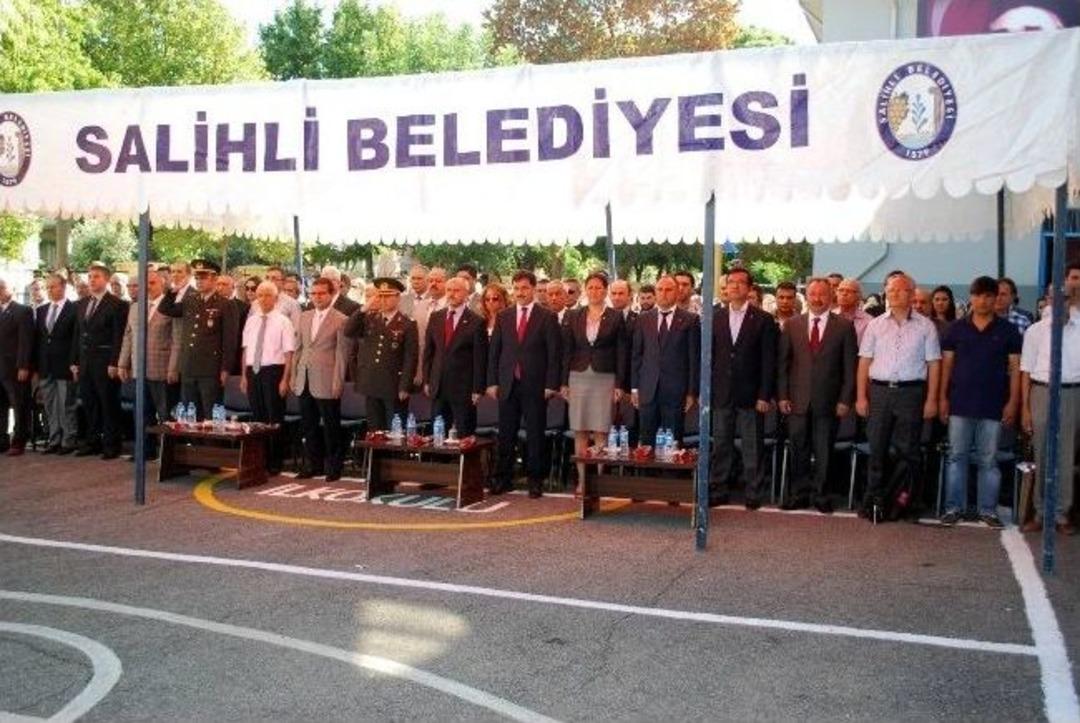 Salihli&rsquo;de 27 Bin &Ouml;ğrenci Dersbaşı Yaptı