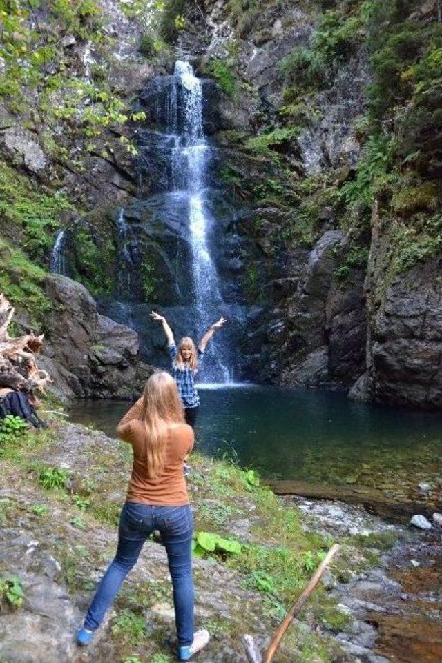 Turizme Kazandırılan Şelale, Turist Akınına Uğruyor 1