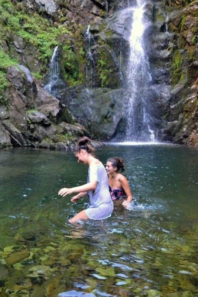 Turizme Kazandırılan Şelale, Turist Akınına Uğruyor 3