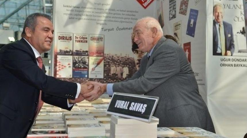 Konyaaltı 4. Kitap Fuarı Kapılarını A&ccedil;tı