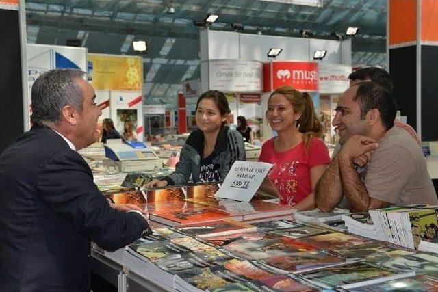 Konyaaltı 4. Kitap Fuarı Kapılarını Açtı 2