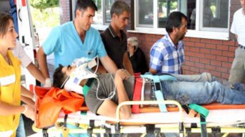 Trakt&ouml;r Devrildi: 6 Yaralı