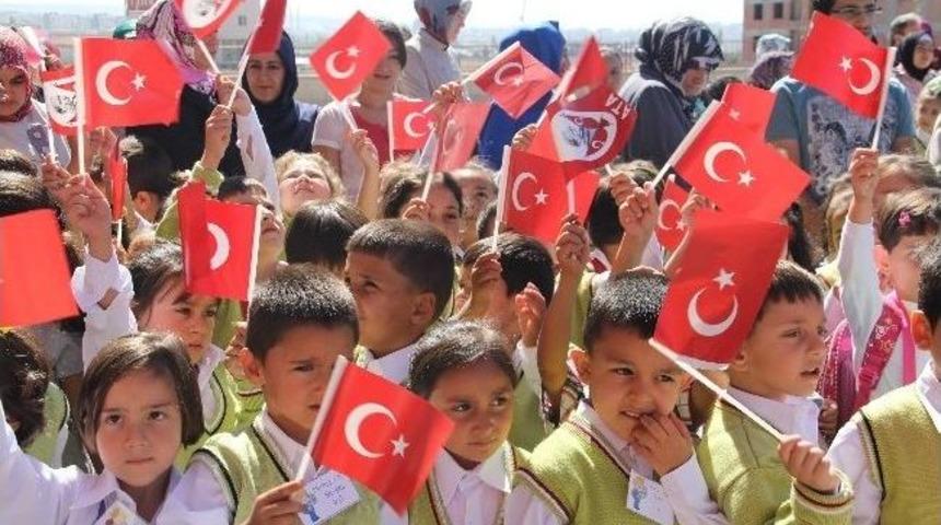 &Ccedil;orum&rsquo;da 106 Bin &Ouml;ğrenci Ders Başı Yaptı