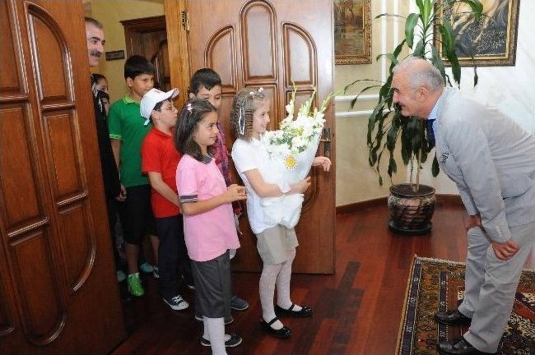 Başkan Yılmaz'ın K&uuml;&ccedil;&uuml;k Konukları