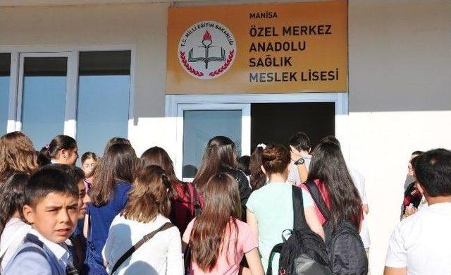 Manisa Özel Anadolu Sağlık Meslek Lisesi Eğitime Başladı