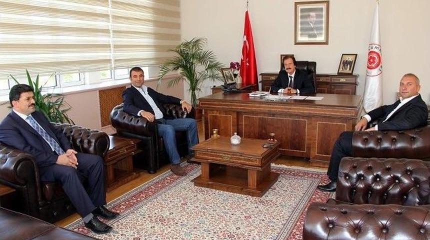 İş Adamı &Uuml;nal'dan Rekt&ouml;r Kocacık'a Ziyaret