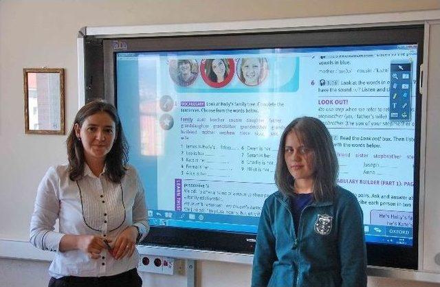 Simav&rsquo;da &Uuml;&ccedil; Okulda Akıllı Tahta Sevinci 2