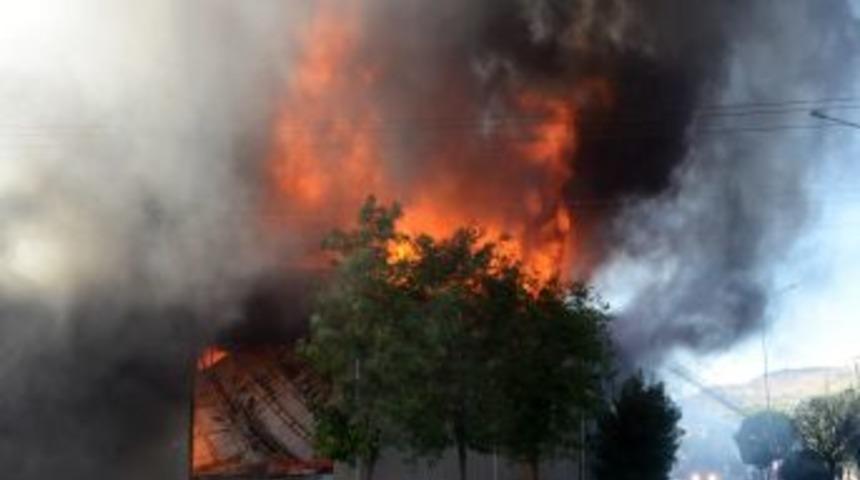 Gaziantep&rsquo;te Fabrika Yangını