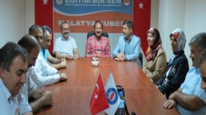Milletvekili &Ouml;z&rsquo;den Eğitim-bir-sen&rsquo;e Ziyaret