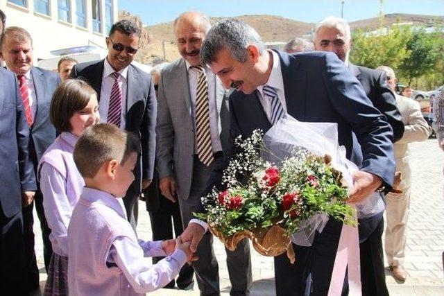 Bayburt’ta 16 Bin Öğrenci Ders Başı Yaptı