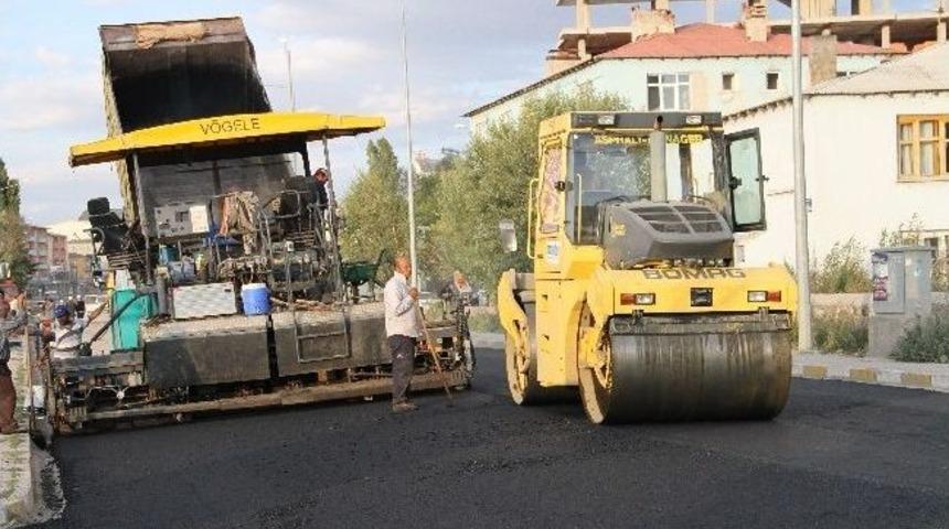 Ardahan&rsquo;da Yollar Sıcak Asfaltla Tanıştı