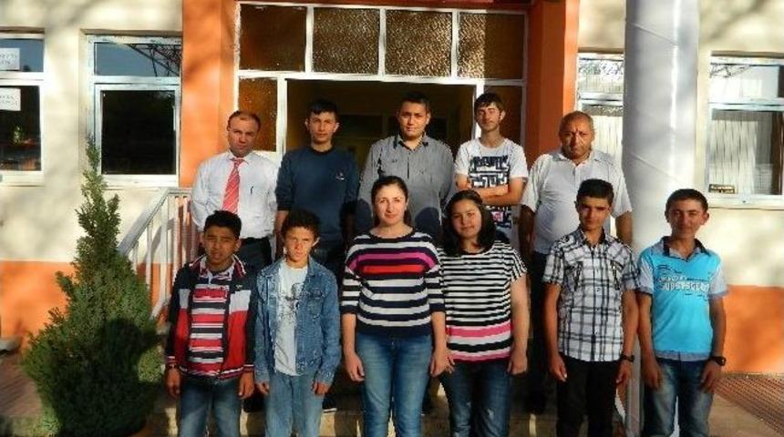Posof Kaymakamından Başarılı &Ouml;ğrencilere Destek