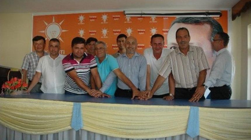 Demokrat Partili Belediye Meclis &Uuml;yeleri De Ak Parti'ye Katıldı