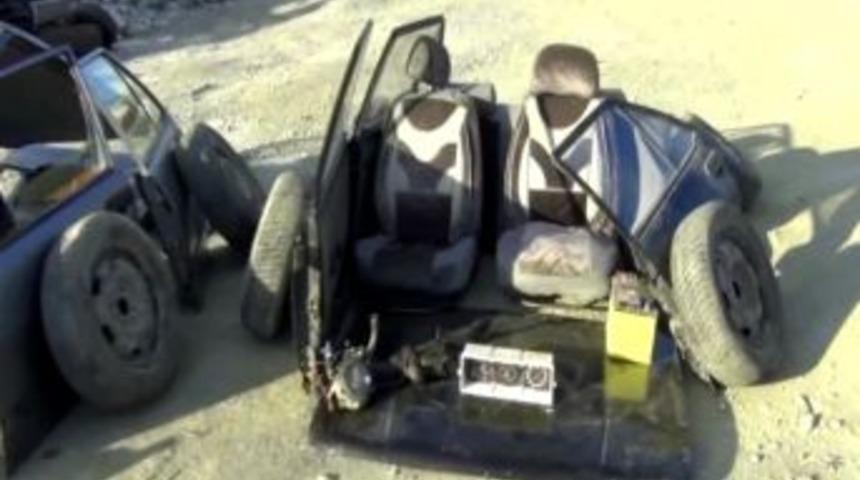 Otomobilleri Par&ccedil;alarken Su&ccedil;&uuml;st&uuml; Yakalandılar